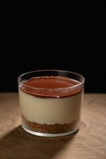 Cheesecake con crema alle nocciole