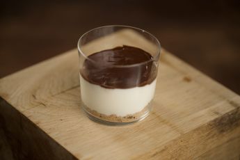 Cheesecake con crema alle nocciole